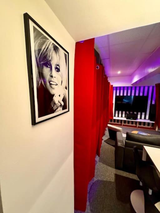 Experience Cinema Immersif Dans Appartement Renove Pres De Montmartre باريس المظهر الخارجي الصورة